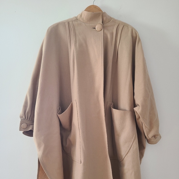 C'est Simone Vintage Oversized Coat Cape Poncho in Caramel Tan color - Picture 8 of 9